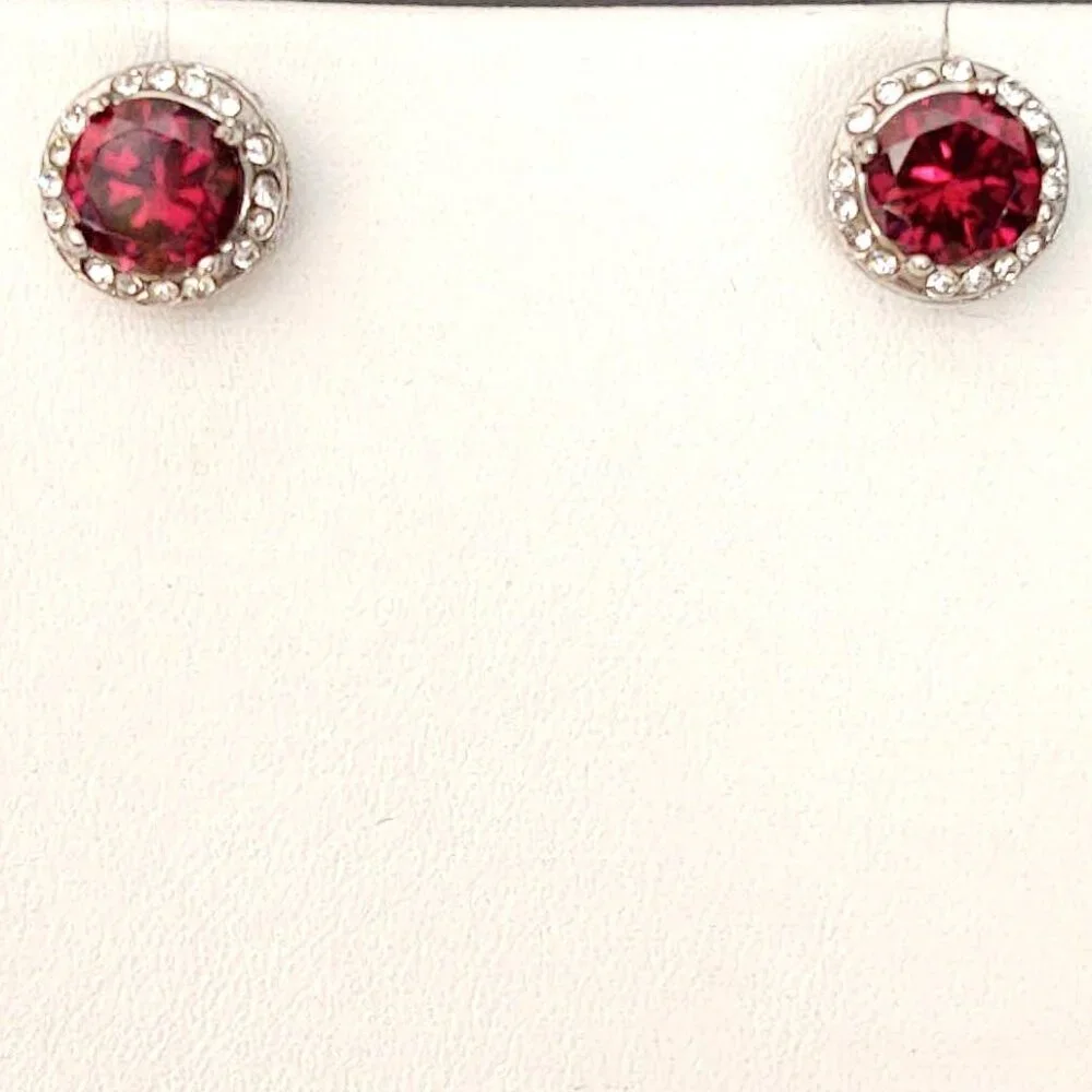 Faux ruby and diamond stud earrings - Picture 2 of 9